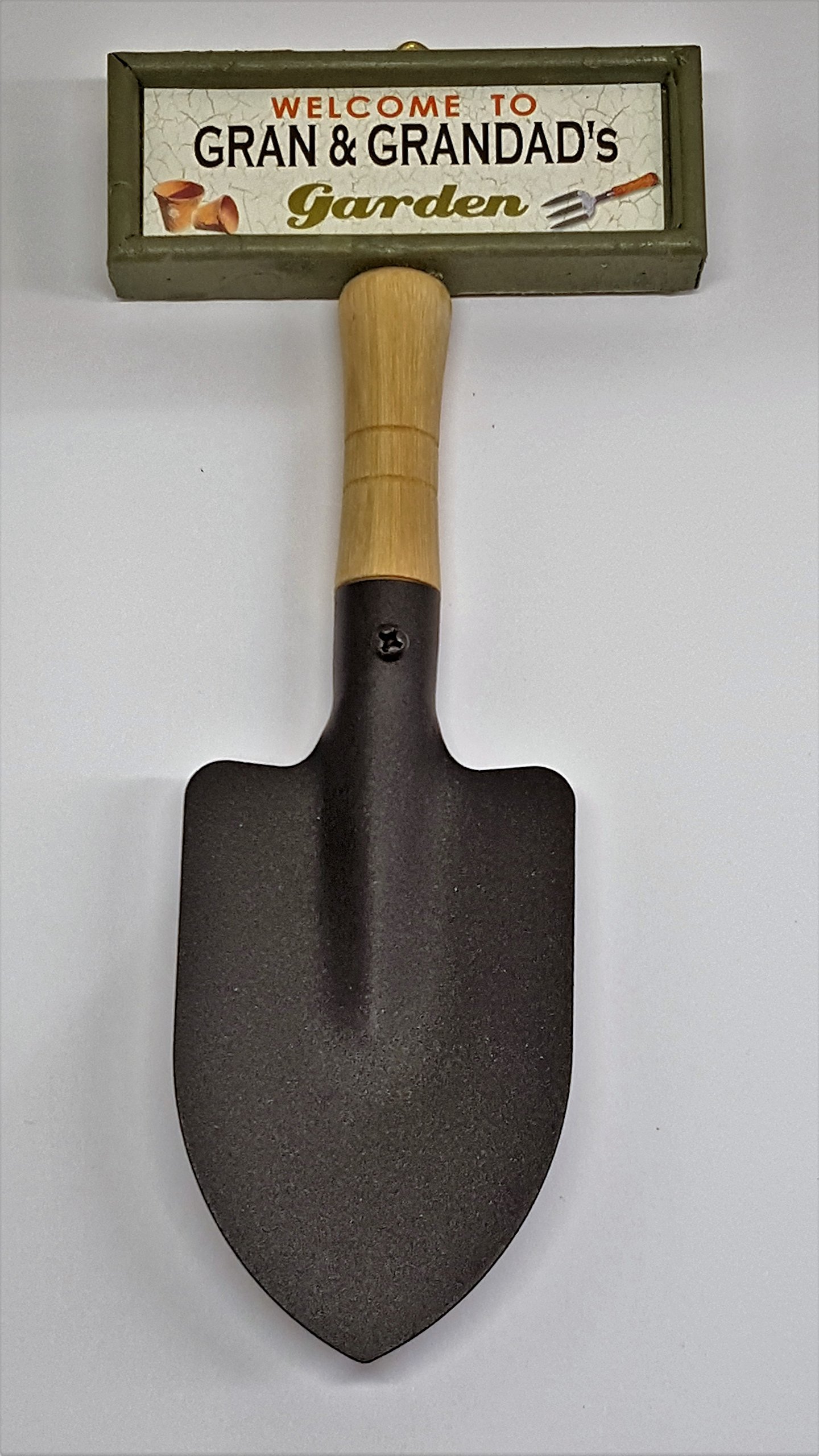 "Welcome to Gran & Grandad's garden" hanging shovel sign