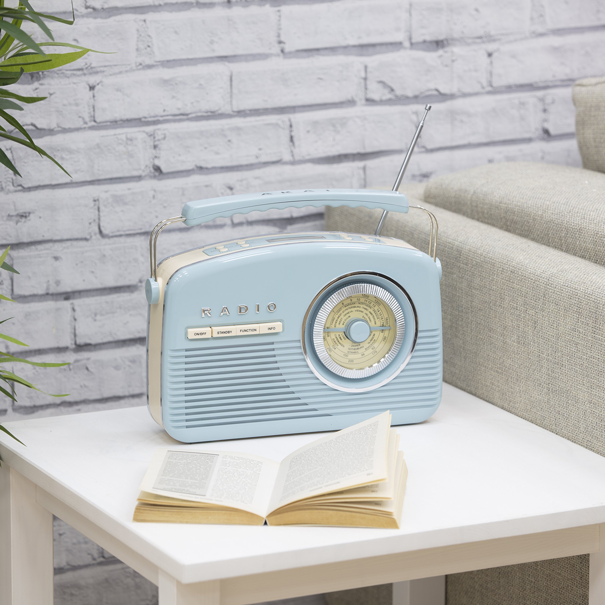 Akai Portable Retro DAB Radio Alarm Clock with Backlight/LCD Display