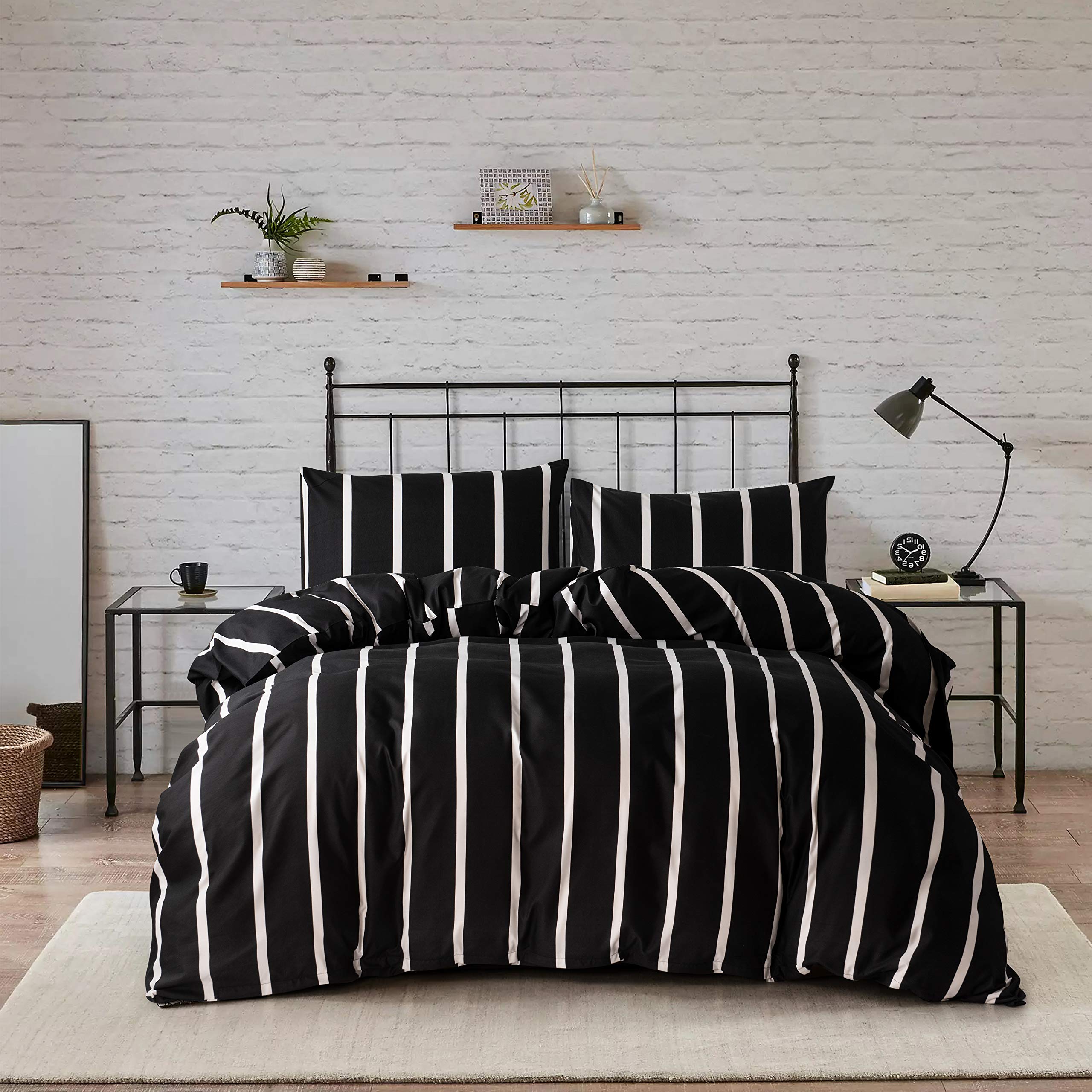 Photo 1 of *USED*
HSKIKWN Black and White Striped Comforter Set Microfiber Queen Duvet Cover Set 90"x90" Soft Hotel 3PCS Geometry Full Bedding Set
