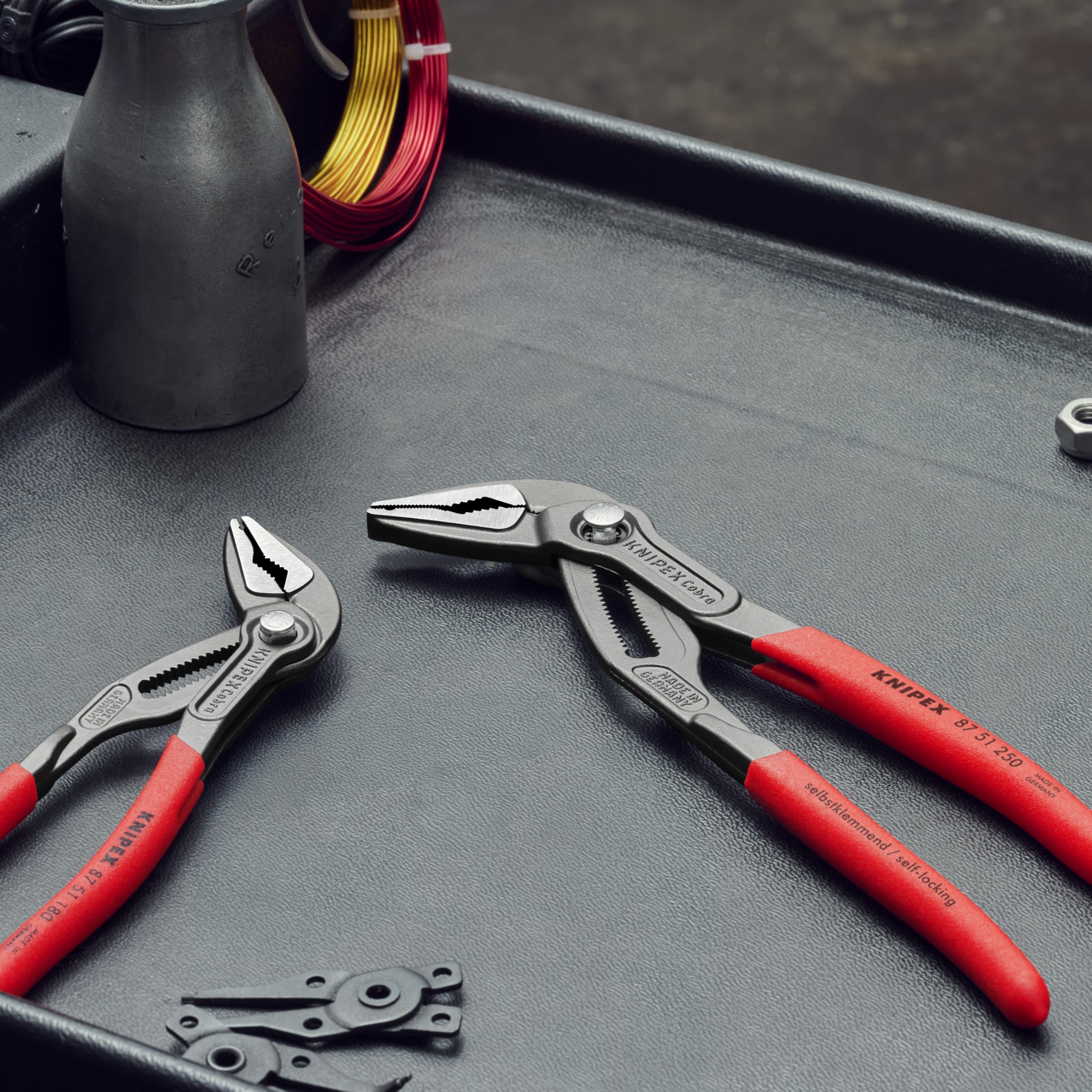 KNIPEX Cobra ES Wasserpumpenzange extra-schlank auf SB-Karte mit rutschhemmendem Kunststoff überzogen 180 mm, 87 51 180 SB 8