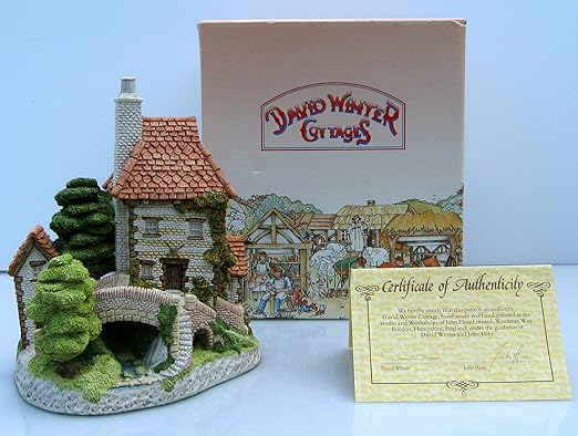 Amazon Com Tollkeeper S Cottage David Winter Cottages Collectors