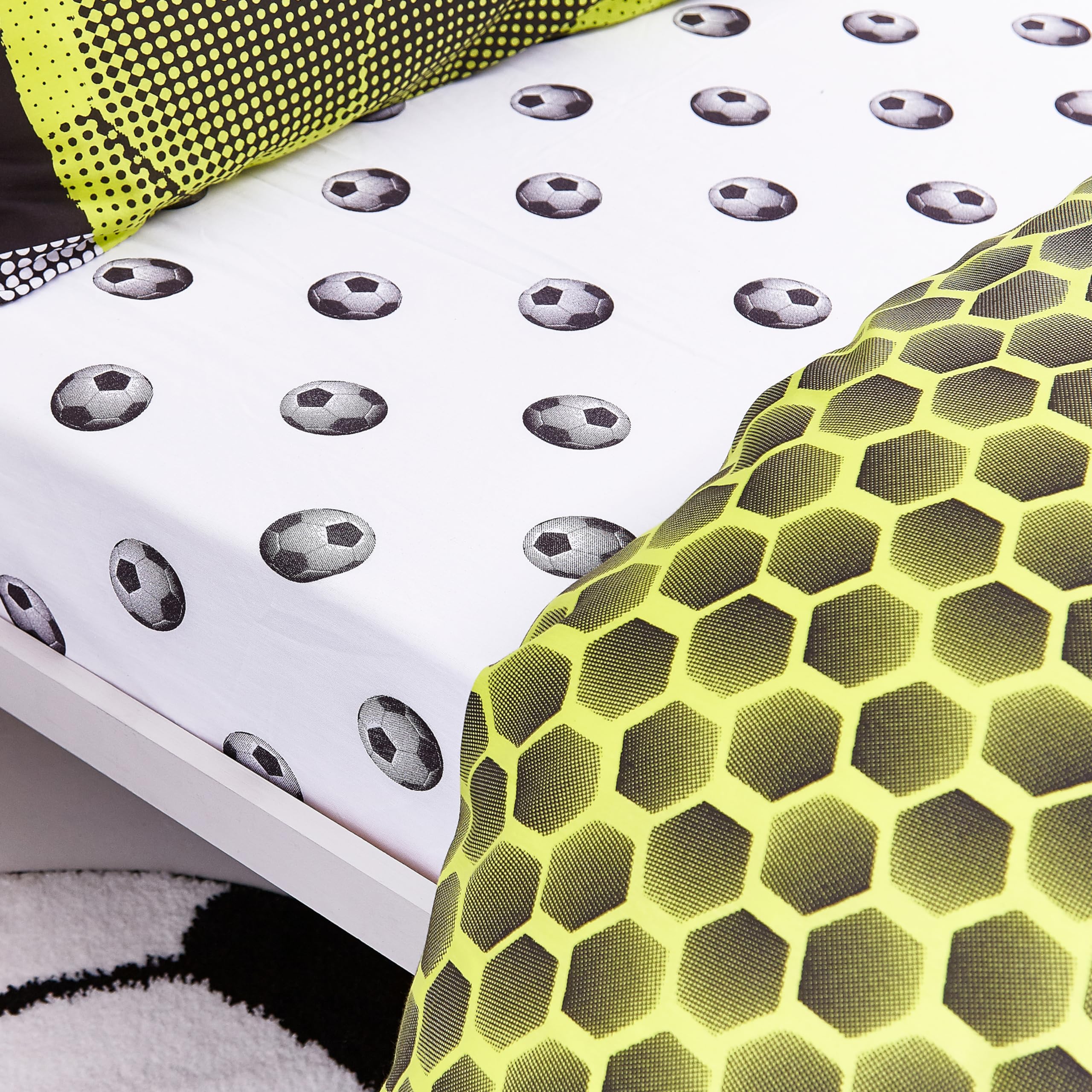 Catherine Lansfield Kids Football Double Fitted Sheet Black/White