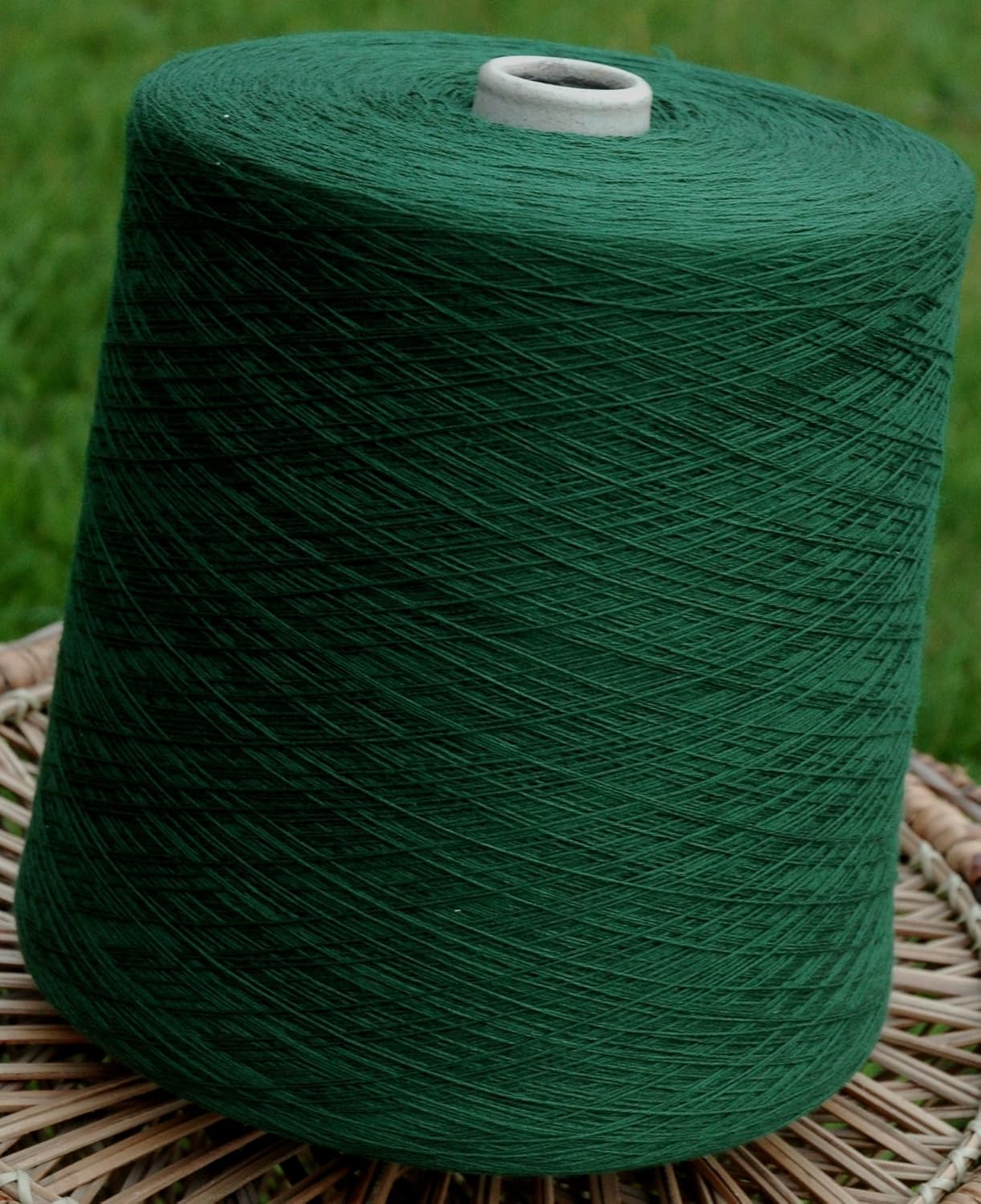 Knitting Machine Yarn 3/30s 2 Kilos Acrylic Bottle Green IND20.03