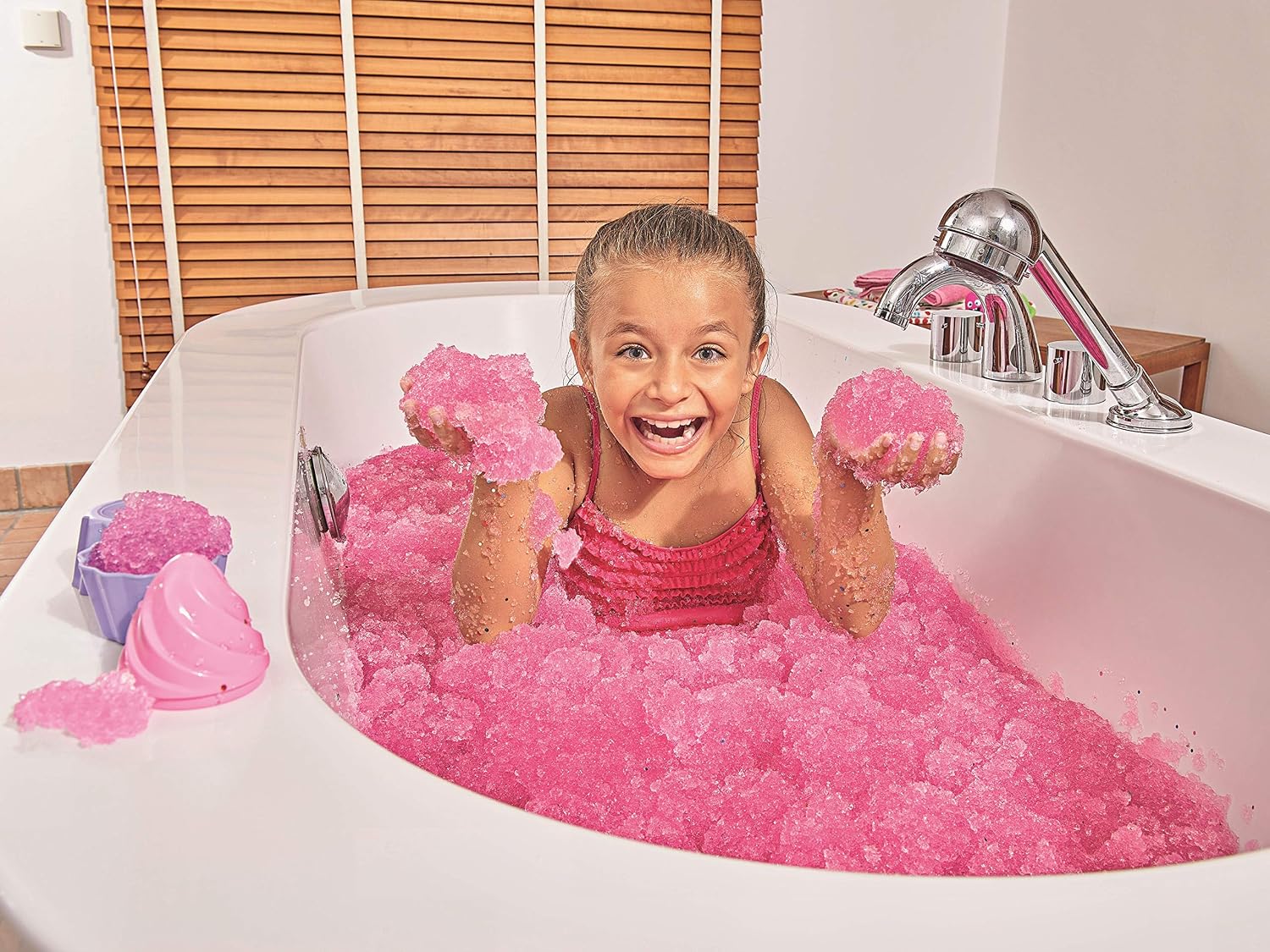 ZIMPLI, Baby Shark Gelli Baff Pink with Floating 3D Bath Sticker, 1 Bath or 6 Play Uses, Magically turns water into thick - Image 3