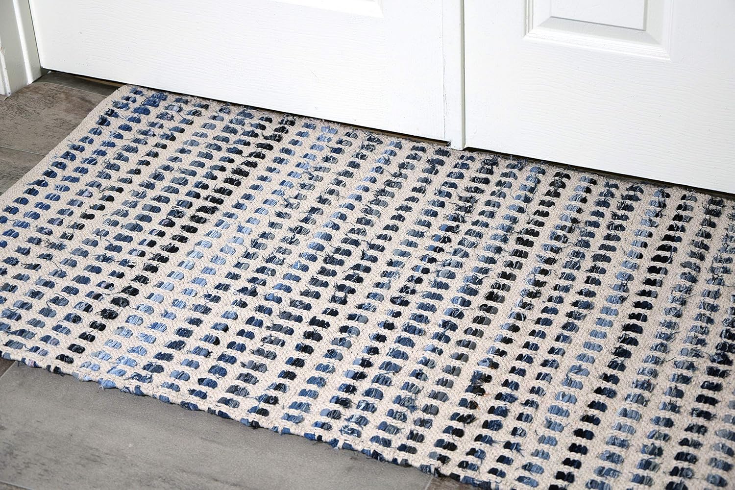 MystiqueDecors Natural White & Blue Rug Checkered Indoor