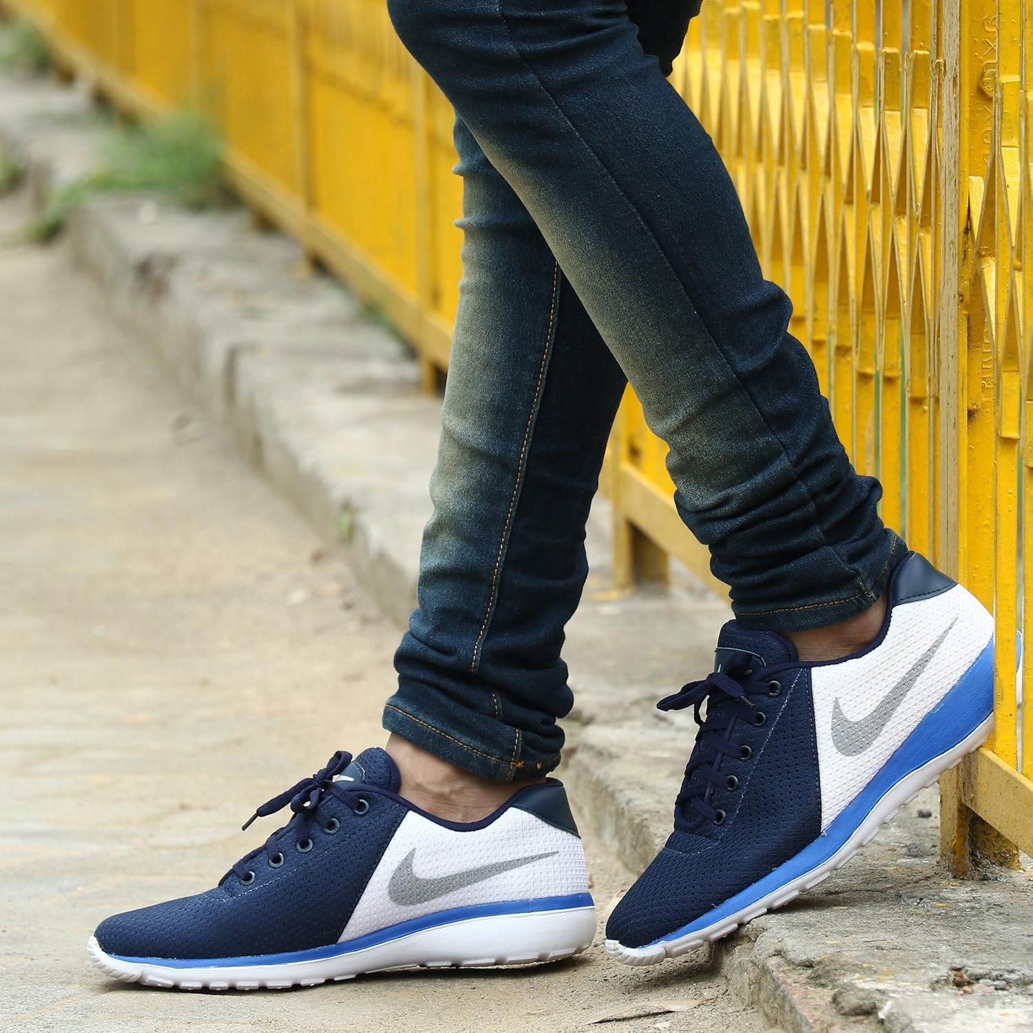 amico unisex canvas running shoe