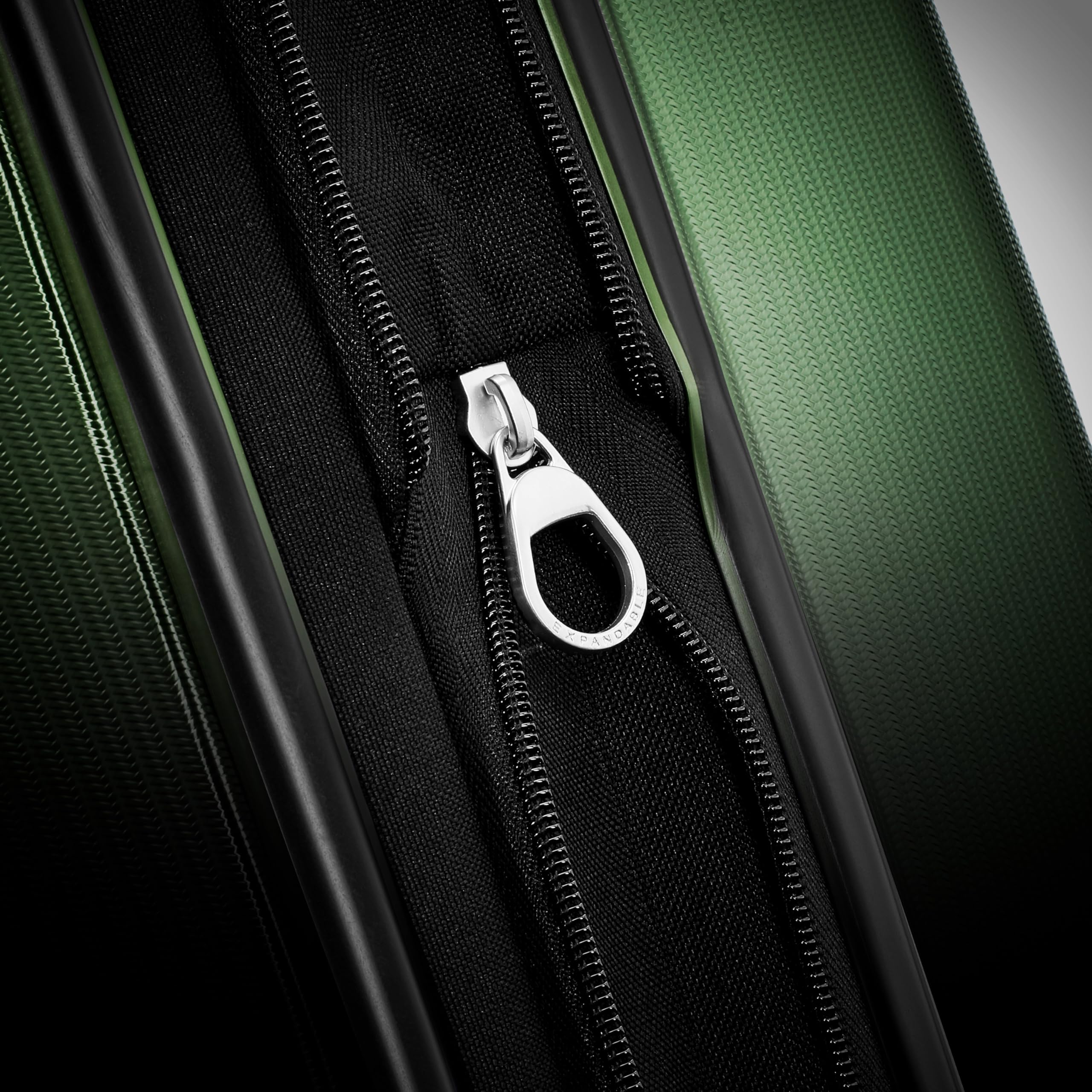 Samsonite Winfield 3 DLX Hardside Expandable Luggage with Spinners, Ombre Green, 2-Piece Set (20/25)