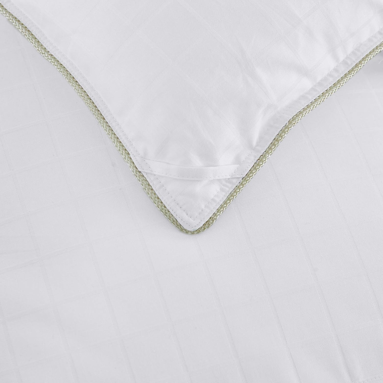 Luxurious Full/Queen Size Goose Down Comforter Duvet Insert, Exquisite Dobby Checkered Design, 1200 Thread Count 100% Egyptian Cotton, 750+ Fill Power, 55 oz Fill Weight, Premium Baffle Box, White: Home & Kitchen