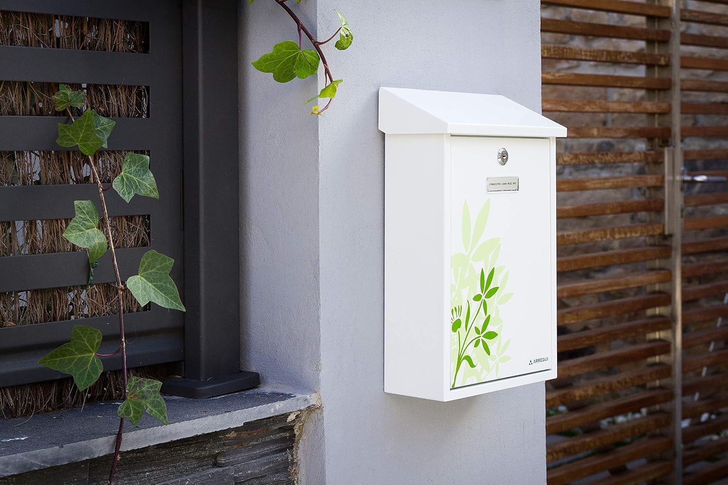 ARREGUI Premium E5608 Galvanised Steel Letterbox with Screen Printed Painted Leaves - Image 5