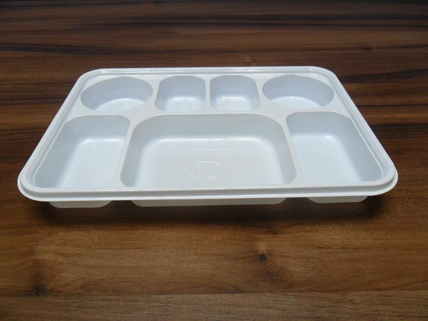 25 Plastic White Plates Trays 7 Compartments Amazon.co.uk Kitchen