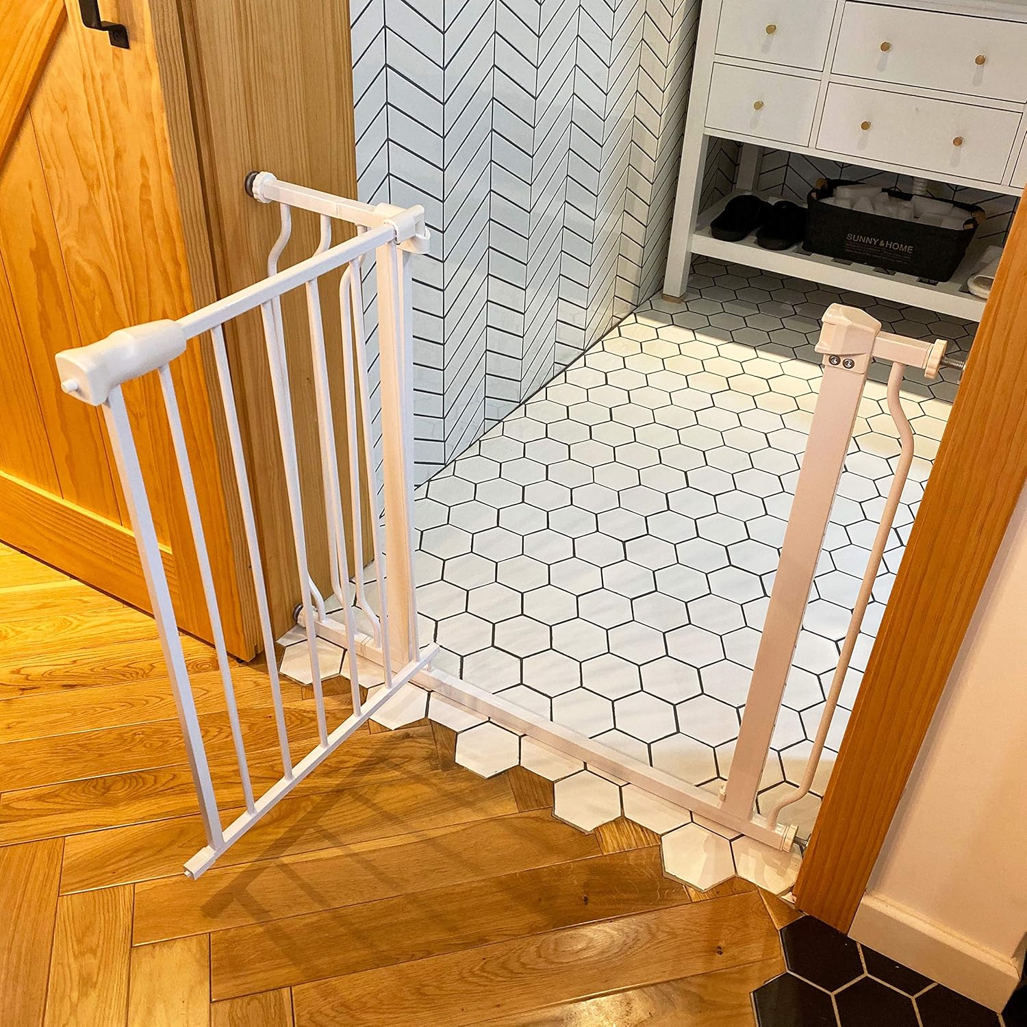 BalanceFrom Easy Walk-Thru Safety Gate for Doorways and Stairways with Auto-Close/Hold-Open Features, Multiple Sizes, White: Sports & Outdoors