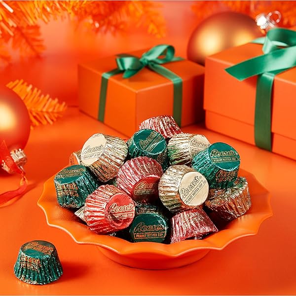 REESE’S MINIATURES MILK CHOCOLATE PEANUT BUTTER CUPS, CHRISTMAS CANDY BULK BAG, 34.1 OZ