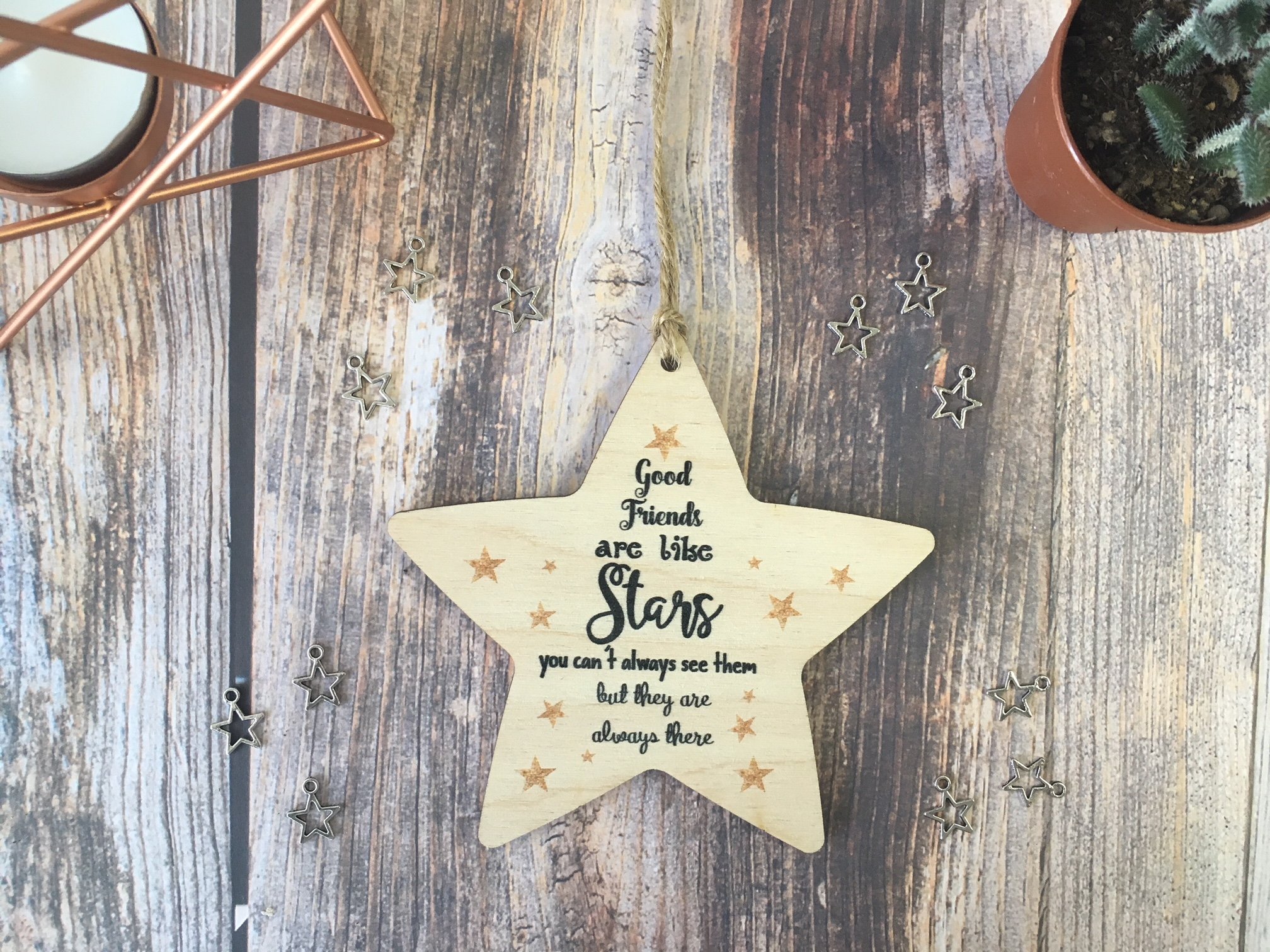 Dios Designs Wooden Hanging Star Decoration Hanging Plaque or Magnet - Good Friends Are Like Stars DD333 (Hanging Plaque)