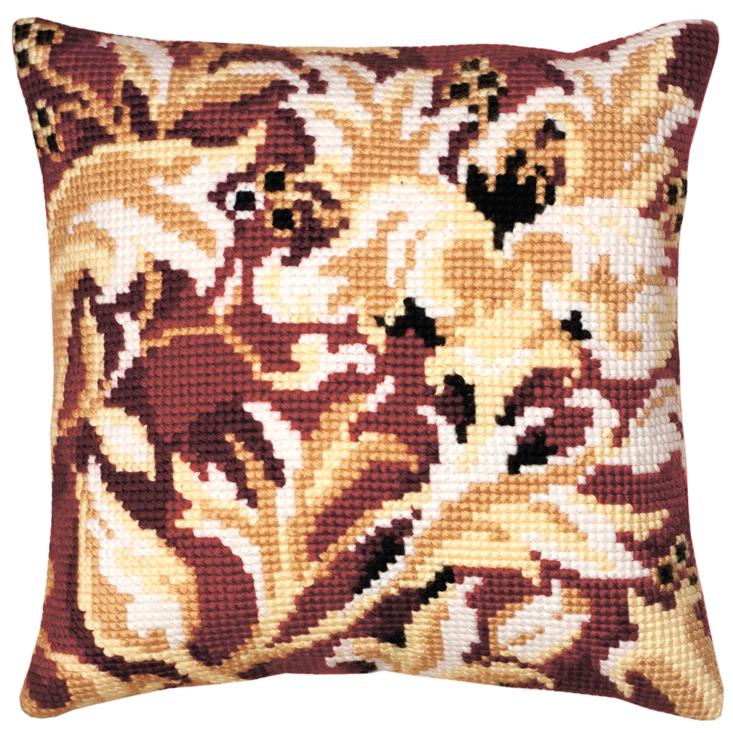 Collection d'Art Cross Stitch Cushion: Elizabethan