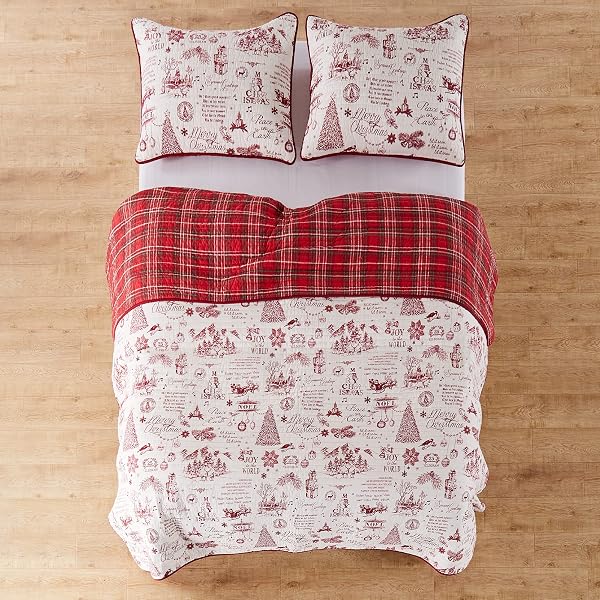 LEVTEX HOME – YULETIDE QUILT SET – KING/CAL KING QUILT (106X92IN.) + TWO KING PILLOW SHAMS (36X20IN.) – CHRISTMAS HOLIDAY SCRIPT – RED AND CREAM – REVERSIBLE – COTTON