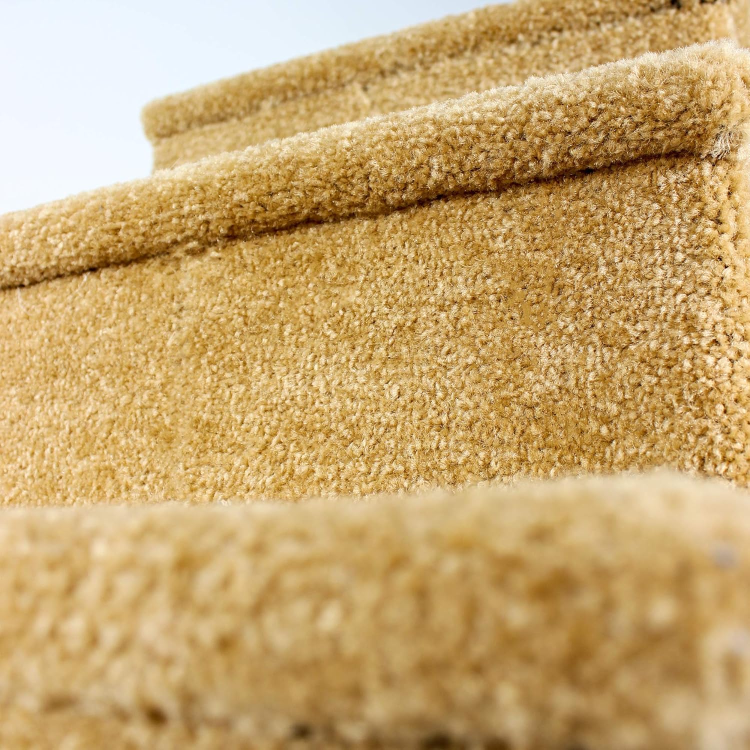Penn-Plax 3 Step Carpeted Pet Stairs for Both Cats and Dogs Holds Up to 150 LBS 12.75 Inches High, Beige : Pet Supplies