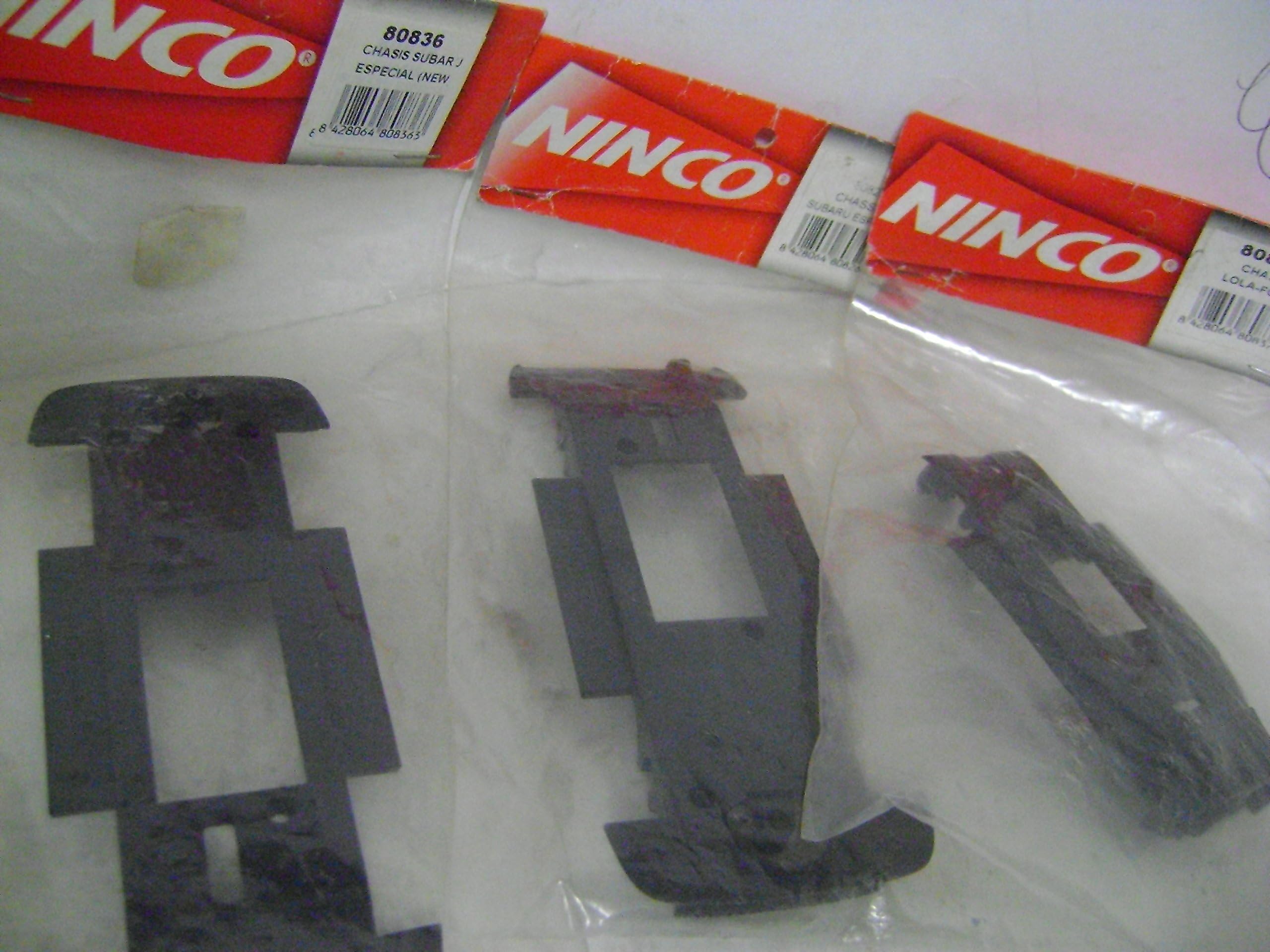 NINCO SET 3 CHASIS SUBARU/LOLA FORS 1/32 SCALE SLOT