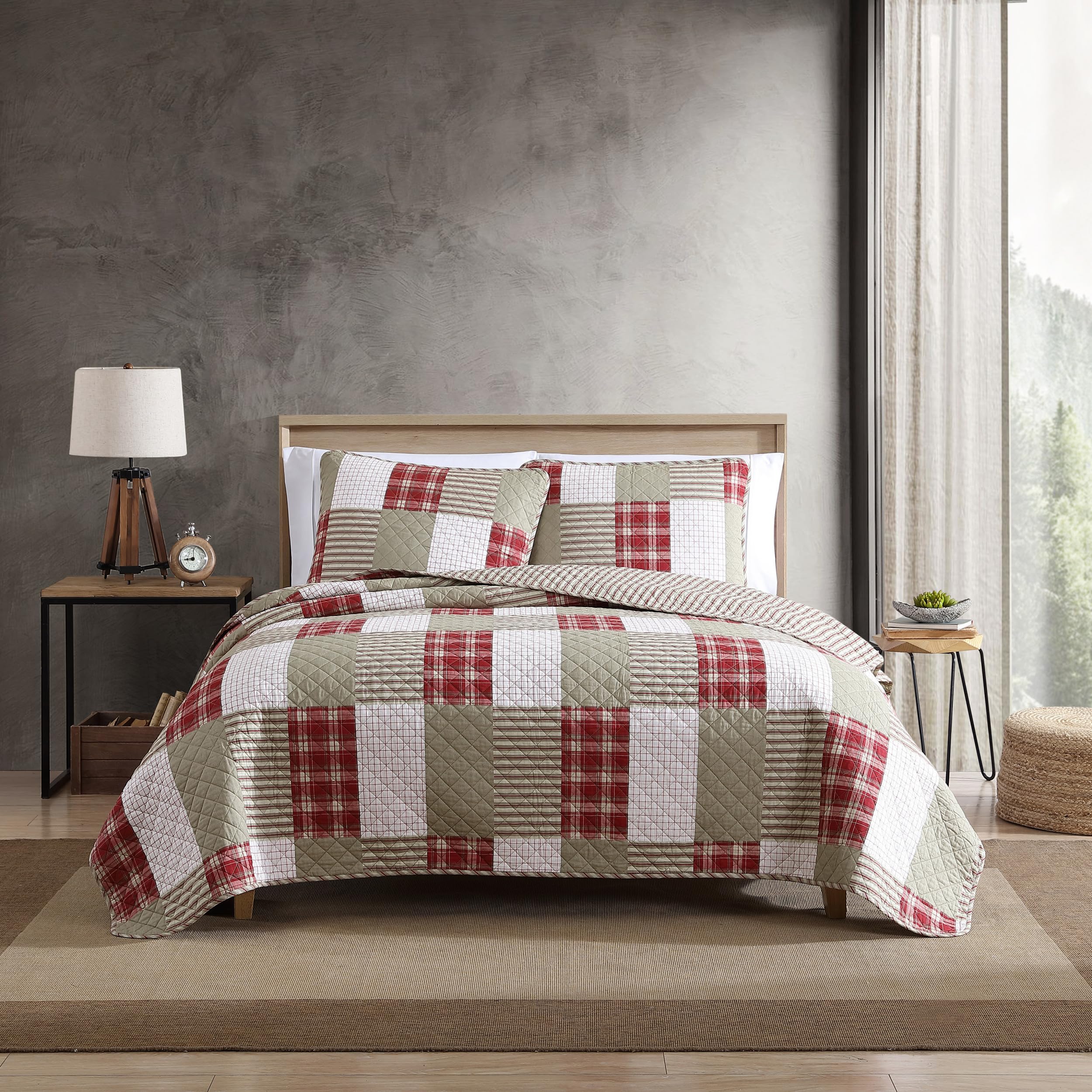 Eddie Bauer | Camino Island Collection | 100% Cotton Reversible & Light-Weight Quilt Bedspread With Matching Shams, 3-Piece Bedding Set, Pre-Washed For Extra Comfort, King, Red Image