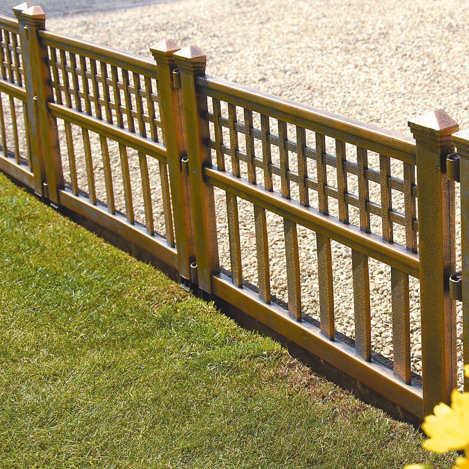 Parkland® Pack of 12 Bronze Plastic Fence Panels Garden Lawn Edging