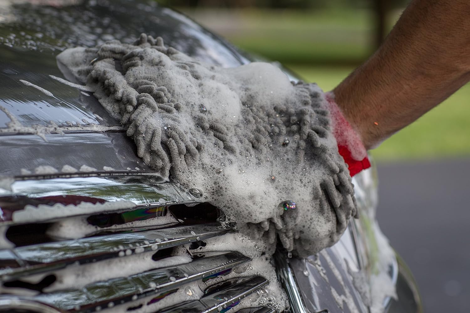 Mothers 968801 Premium Chenille Car Wash Mitt - Scratch & Lint Free: Automotive