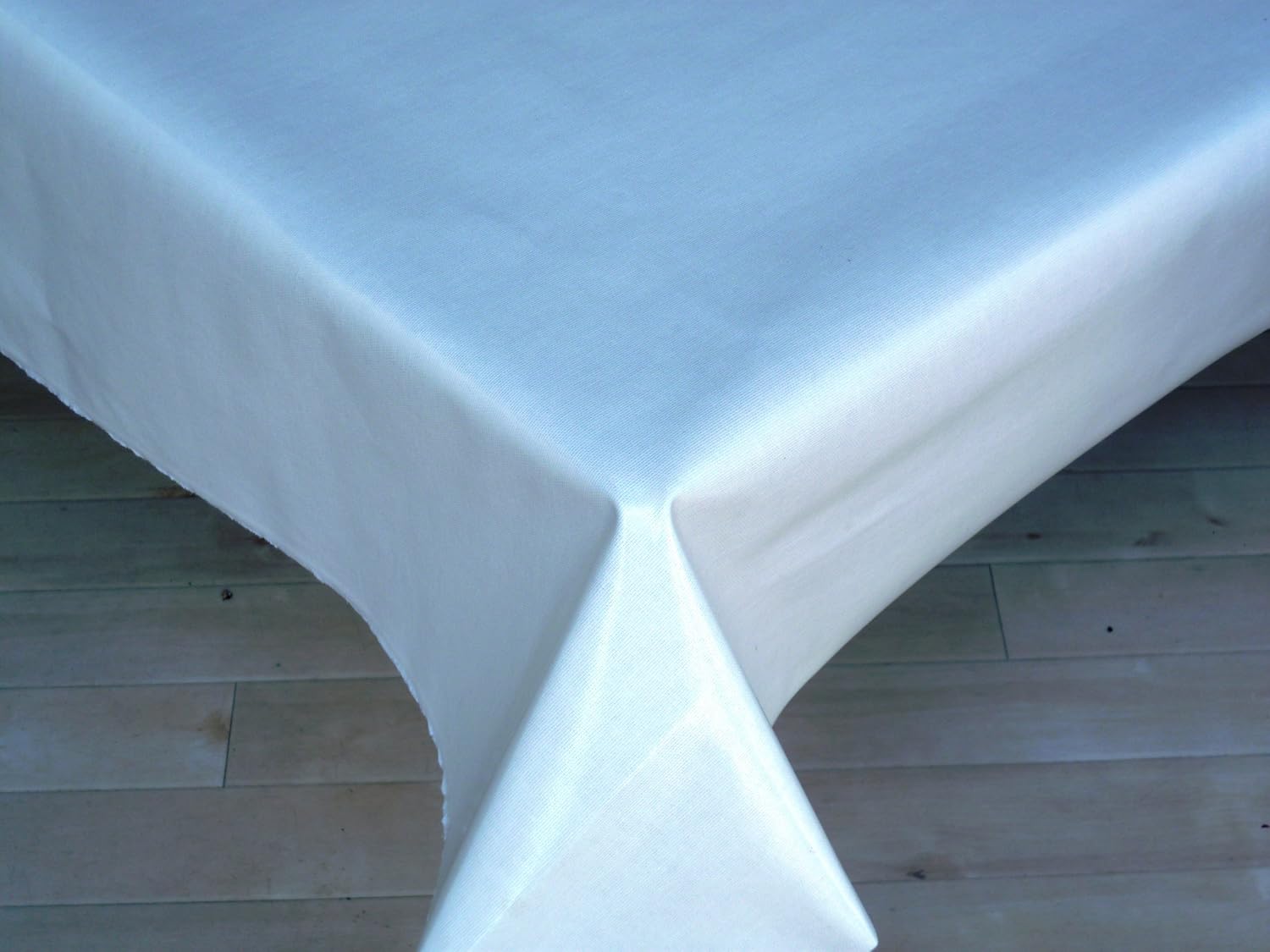 plain cream oilcloth tablecloth 135cm round wipe clean Amazon.co.uk