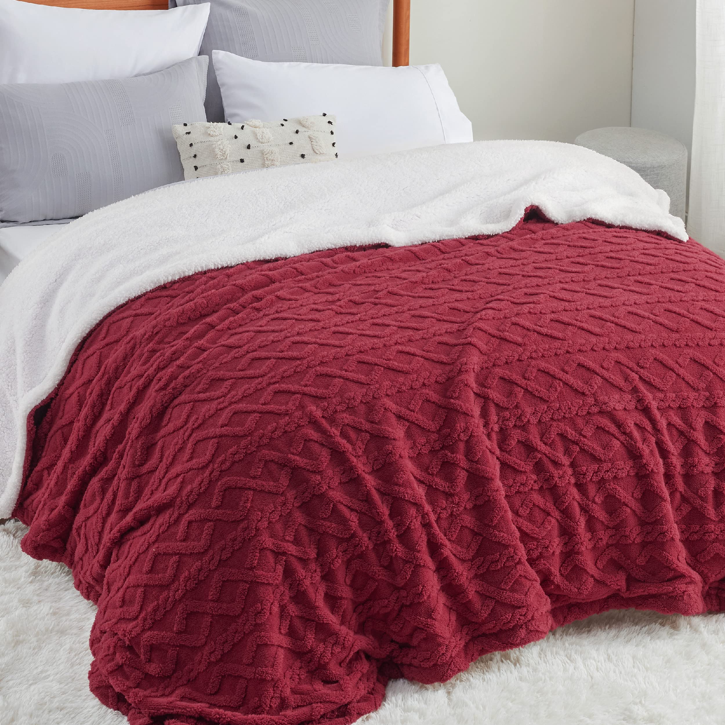 Bedsure Gentlesoft Sherpa King Size Blanket for Bed- Fleece Fluffy & Cozy Cable Jacquard Tufted for Women Gift, Thick and Warm Christmas Blanket for Winter, Red, 108x90 Inches