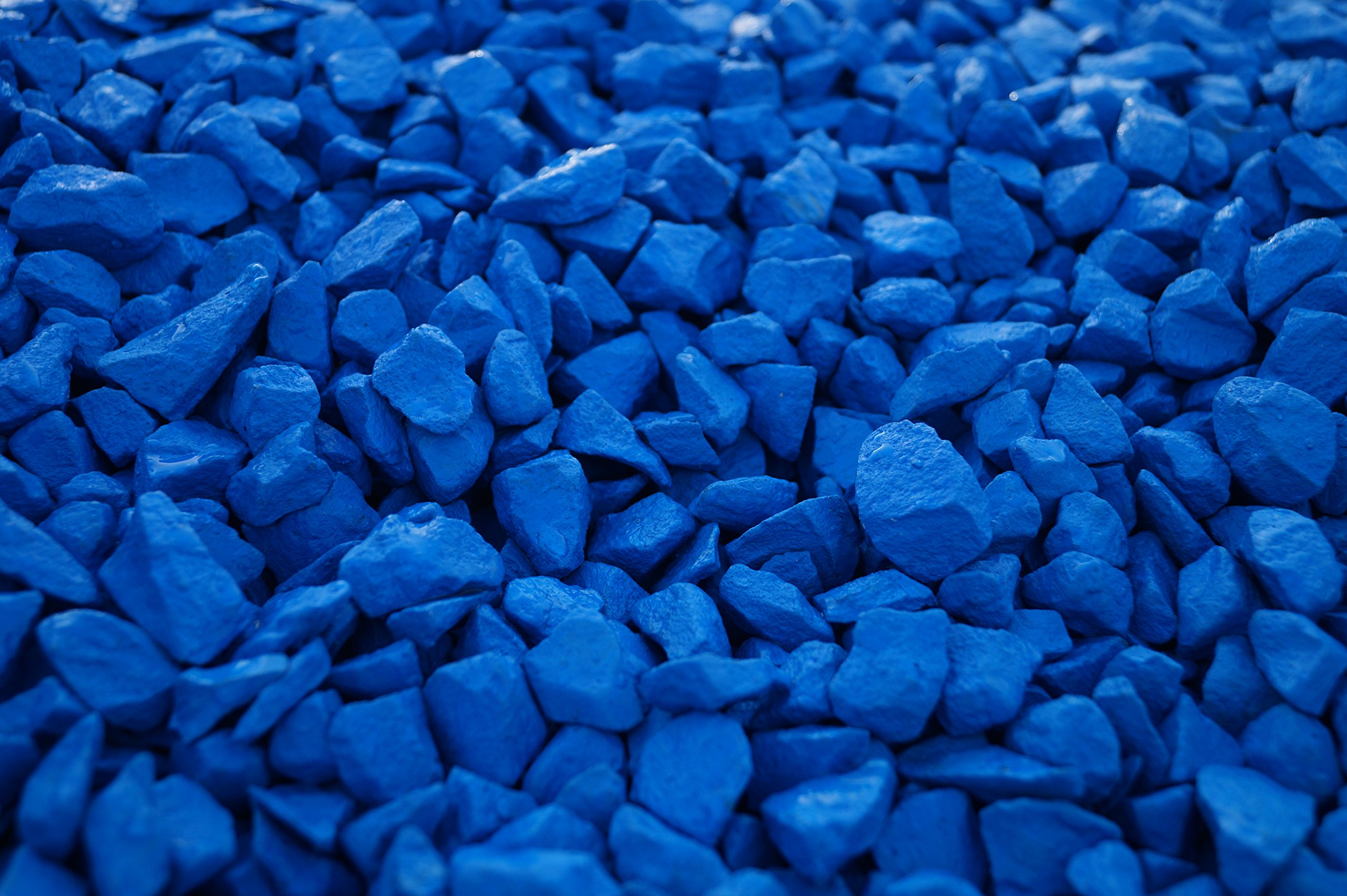 Decorative stones, Decorative Garden stones, RockinColour Azure Blue, Ideal for decorative features, UV stable and weather resistant, safe colour coating. 14kg-15kg
