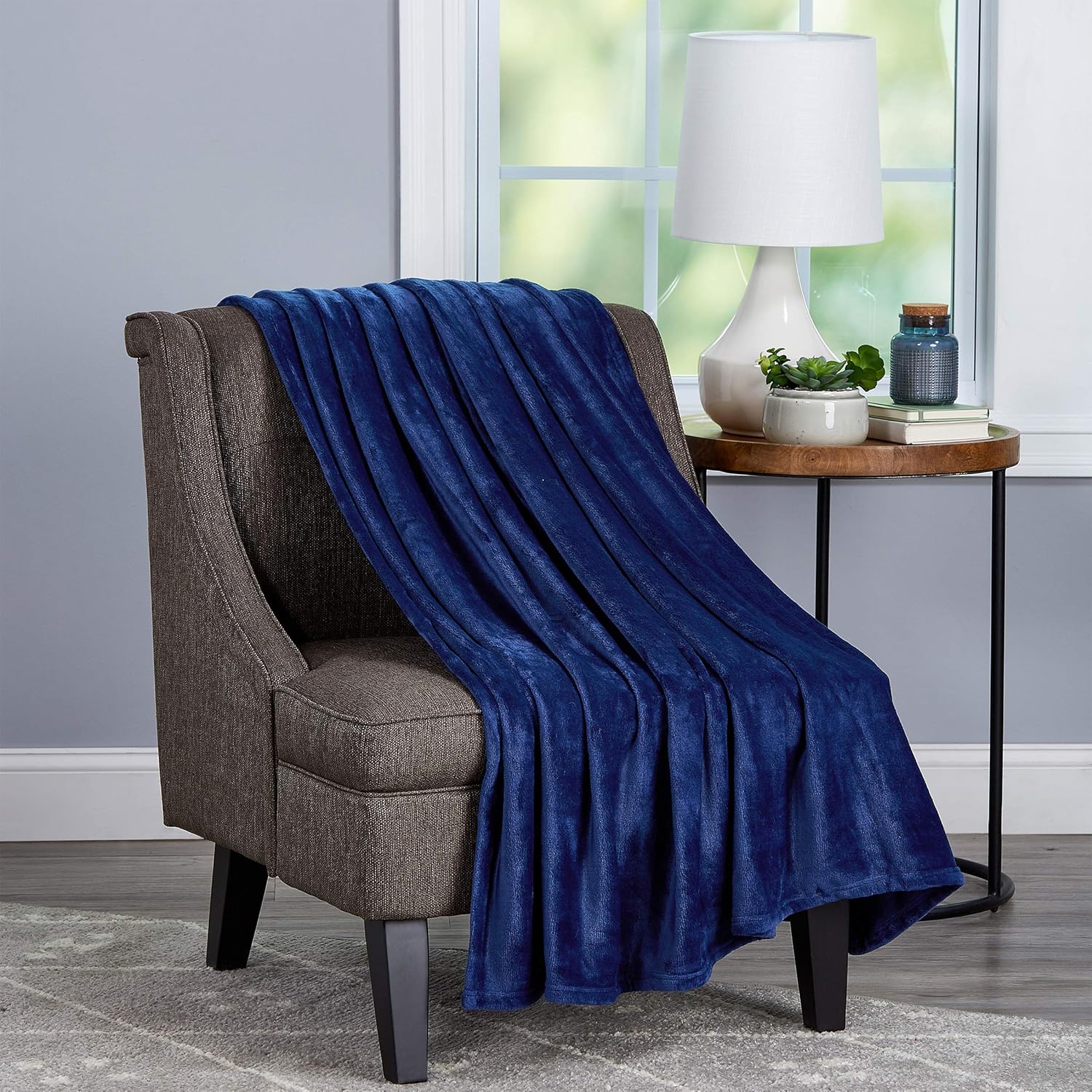 Bedford Home Oversized Microfiber Velvet Solid Polyester Throw Blanket – Breathable and Machine Washable, (Midnight Blue)