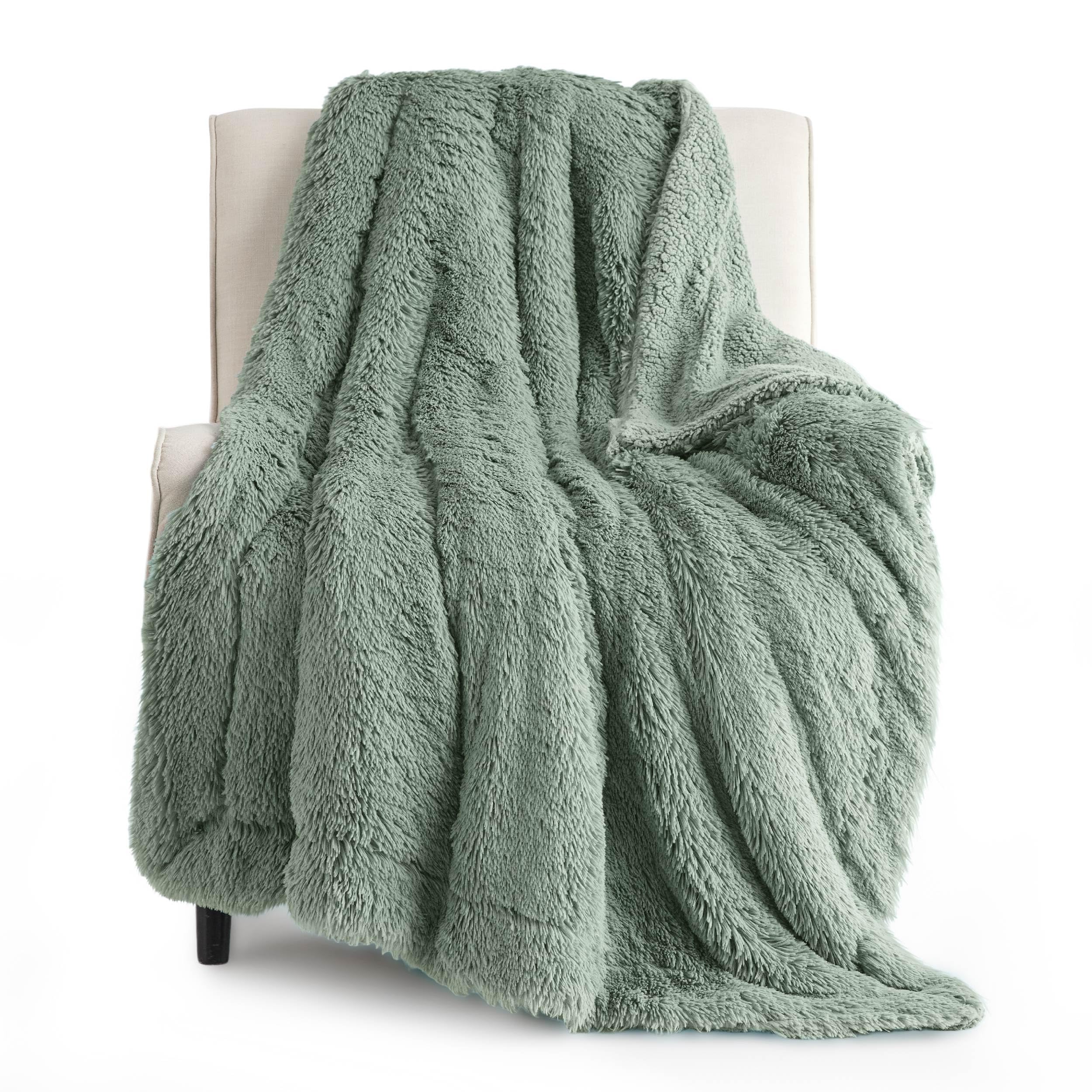 Sage Green Throw Blanket for Couch, Fluffy Fuzzy Sage Blankets Sage Green Decor for Home, Cozy Sherpa Fleece Faux Fur Blanket, Green Christmas Blanket Sage Green Gifts for Women, Men, 50x60