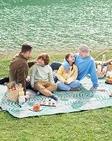 SONGMICS Picnic Blanket 300 x 200 cm Large Waterproof Mat Fern Grey GCM100G02 view 2