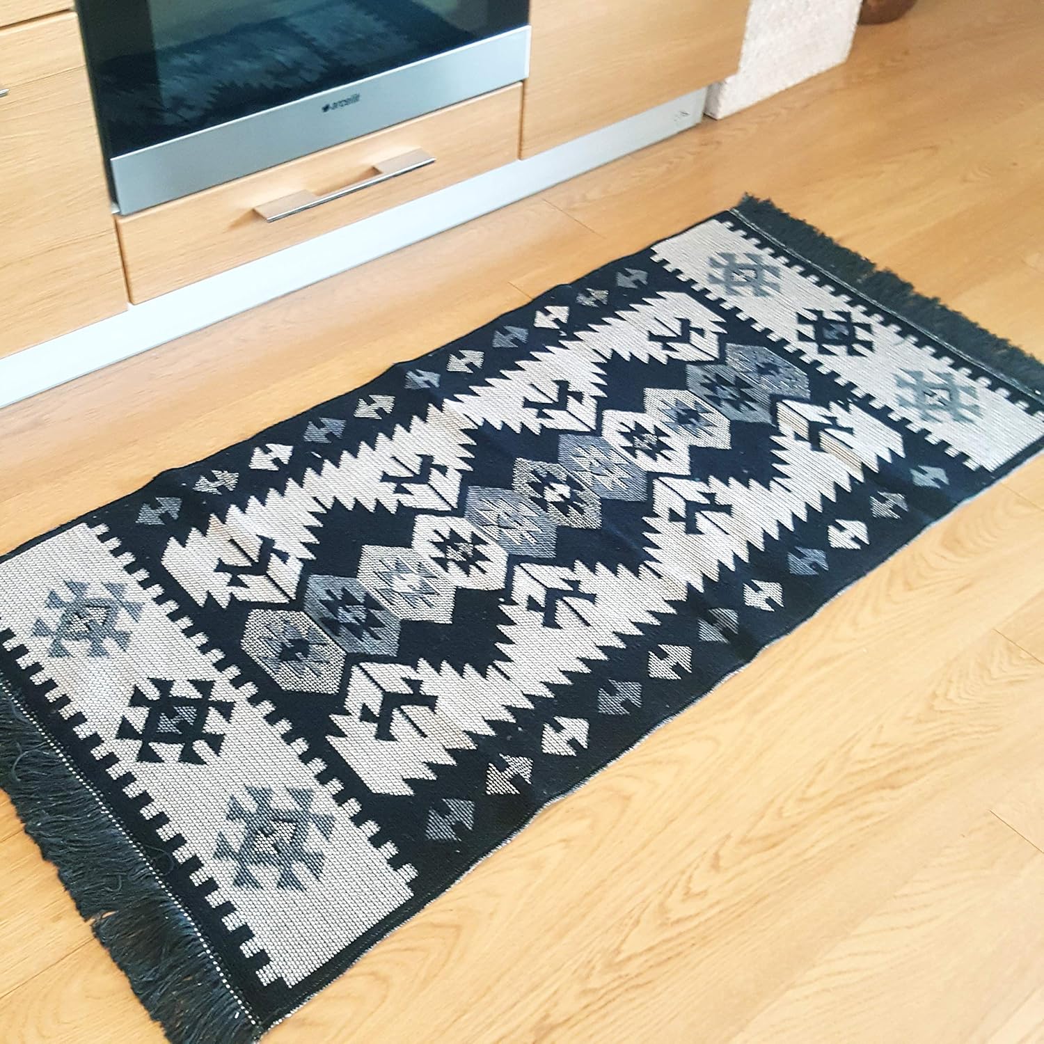 Best different carpet in hallway and bedrooms