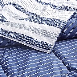 Amazon Basics Twin/Twin XL Size Comforter