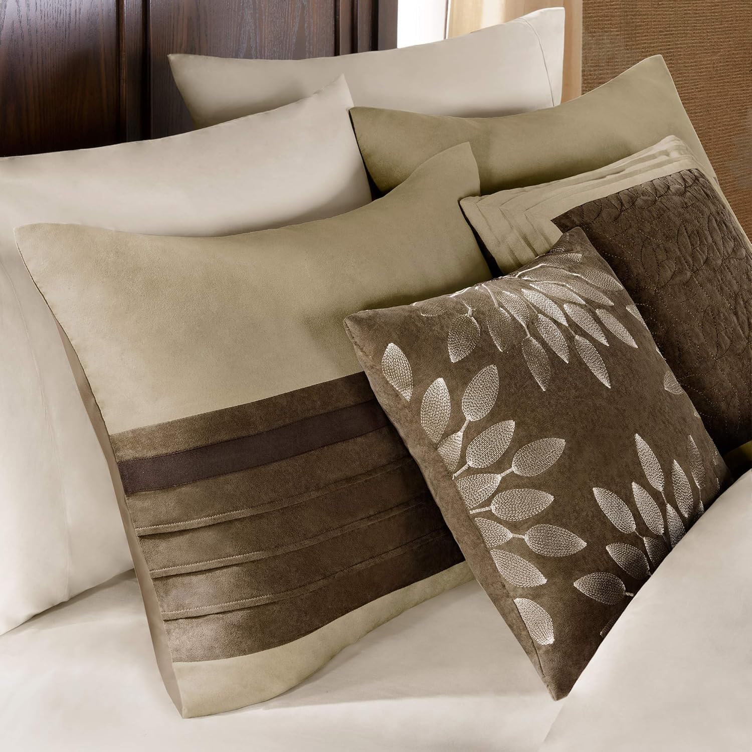 Madison Park - Palmer 7 Piece Comforter Set - Natural - Queen - Pieced Microsuede - Includes 1 Comforter, 3 Decorative Pillows, 1 Bed Skirt, 2 Shams: Home & Kitchen