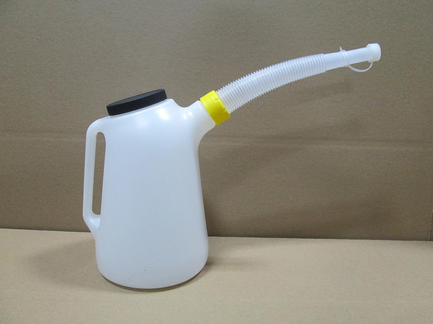 Lubeq 07395 Oil Jug with Lid 5 Quarts Amazon.co.uk Car & Motorbike