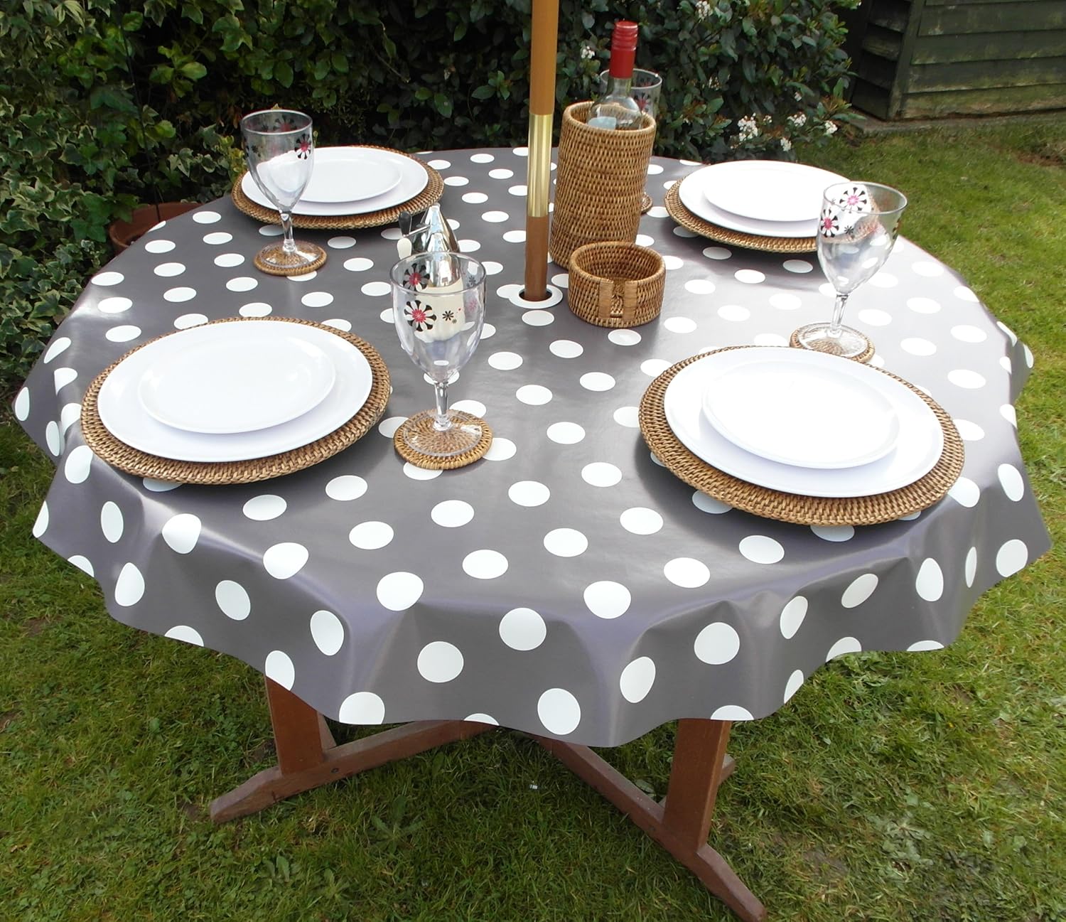 55" (1.4M) ROUND PVC/VINYL TABLECLOTH GREY POLKA DOT WITH PARASOL