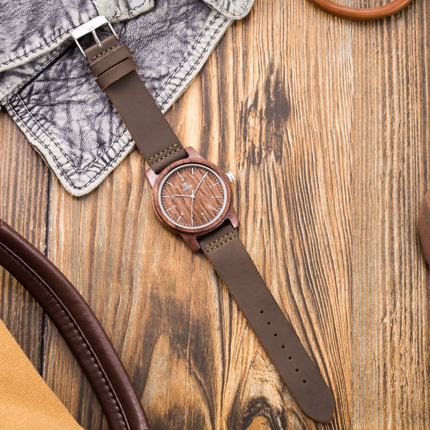 UWOOD Montre en bois en bambou pour homme avec bracelet en cuir de vachette brun Montre en quartz japonais Montres décontractées en bois(Bois de noyer)