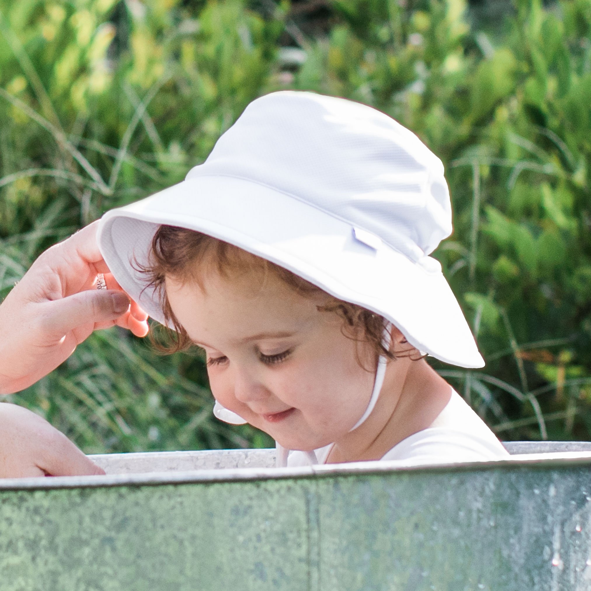 i Play Breathable Infant Toddler Bucket Sun Protection & Swim Hat (White, 2T-4T)