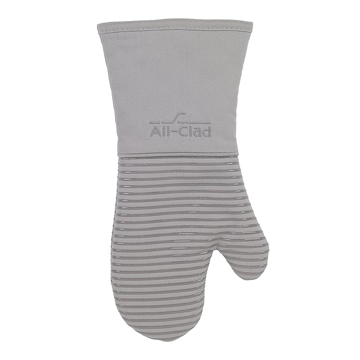 All Clad Textiles Deluxe Heat and Stain Resistant Oven Mitt. Made of Silicone Treated Heavyweight 100-Percent Cotton Twill, Machine Washable, 14 x 6.5 Inches, Titanium