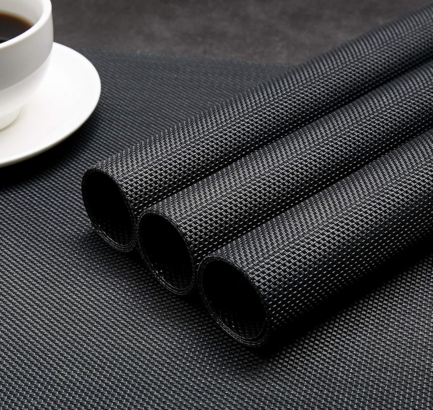 DOLOPL Black Placemat Placemats Waterproof Placemats Set of 6 Crossweave Woven Vinyl Laminated Table Mat Easy to Clean Heat Resistant Wipeable Placemats for Dining Table: Home & Kitchen