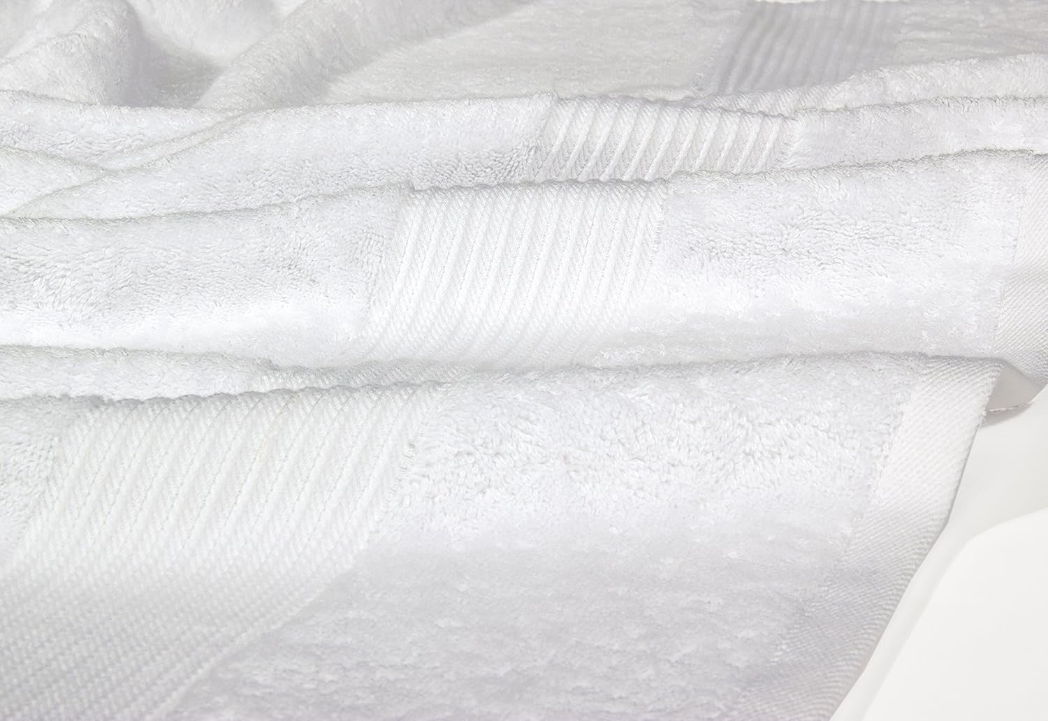 Bliss Luxury Combed Cotton Bath Towels - 27" x 54" Standard Size Premium Quality Bath Sheet - 650 GSM - Soft, Absorbent (White): Kitchen & Dining