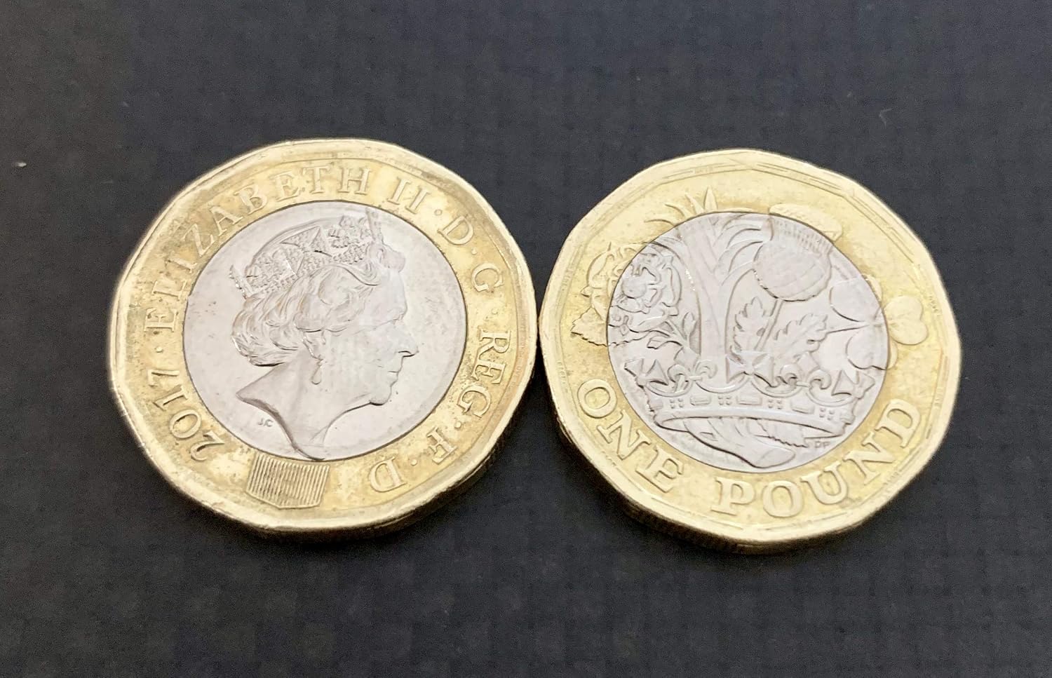QUICK PICK MAGIC Double Sided Coin Pair. Double Headed One Pound Coin and Double Tailed One Pound Coin - Image 4