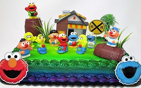 Amazon Com Kids Classic Cake Topper Set Featuring Big Bird Elmo