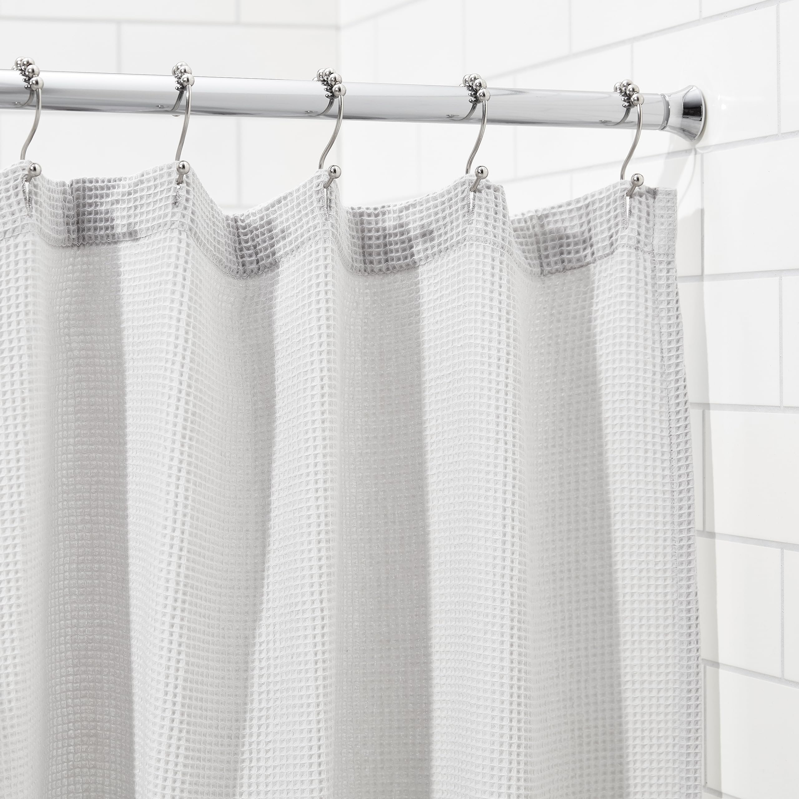 Amazon Basics Extendable Shower Curtain Pole, 137 to 229 cm, Chrome