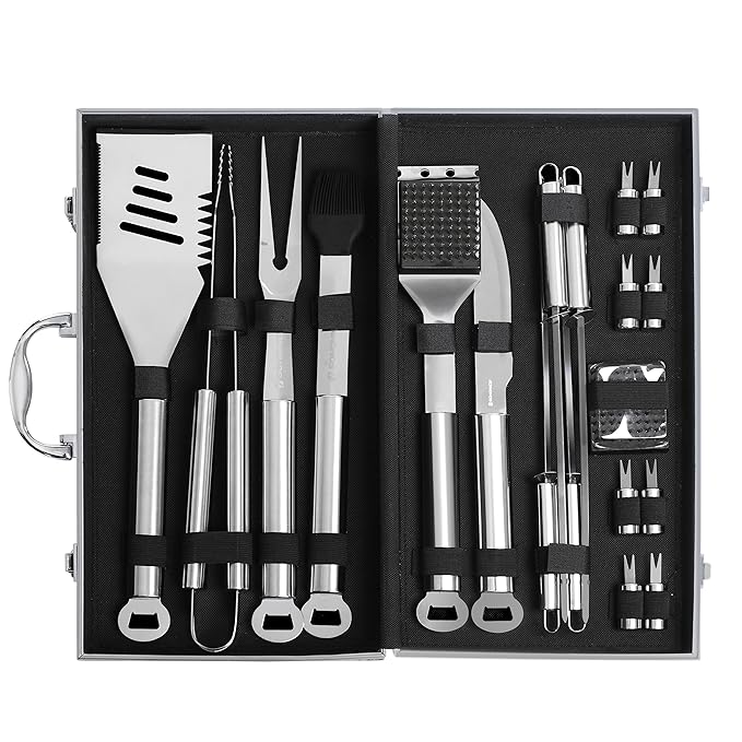 SONGMICS Grillbesteck Set aus Edelstahl mit Ersatzteile 18 teilig Maishalter zum Grillen Zubehör mit Alukoffer GBT18SV