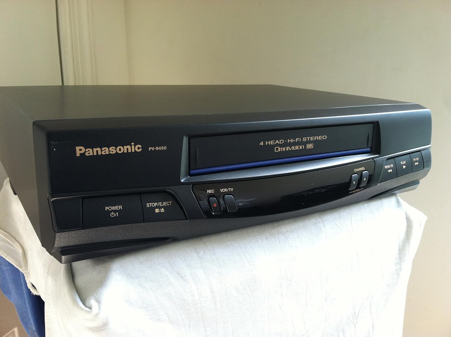 Amazon.com: Panasonic PV-9450 VCR Video Cassette Recorder, 4-Head Hi-Fi  Stereo Omnivision VHS Player.: Electronics