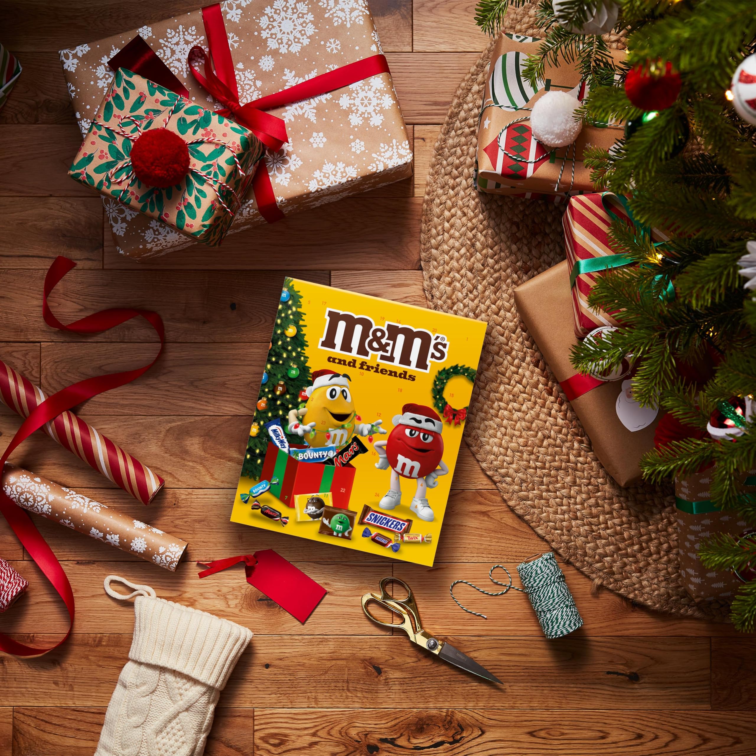 M&M'S & Friends Adventskalender mit M&M'S, Bounty, Mars, Milky Way, Snickers und Twix I 361 g Süßigkeiten zum Verschenken und für Weihnachten 6