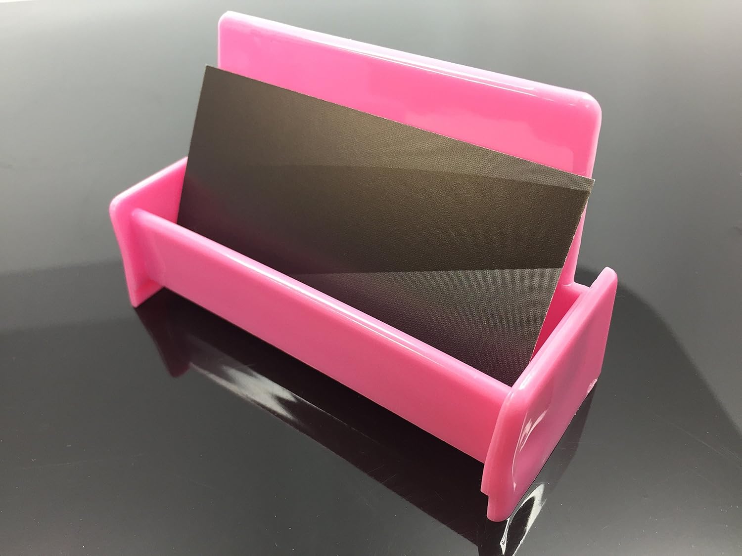 Business Card Holder For Desk : Amazon Com Sooez Business Card Holders Stand For Desk 3 Pack Office Stainless Steel Business Card Table Top Display Stand Metal Name Card Holder Desktop Collection Rack Organizer Mirror Silver Office Products / These vistaprint business card holders are made of strong durable materials and can hold up to 60 of your business cards.