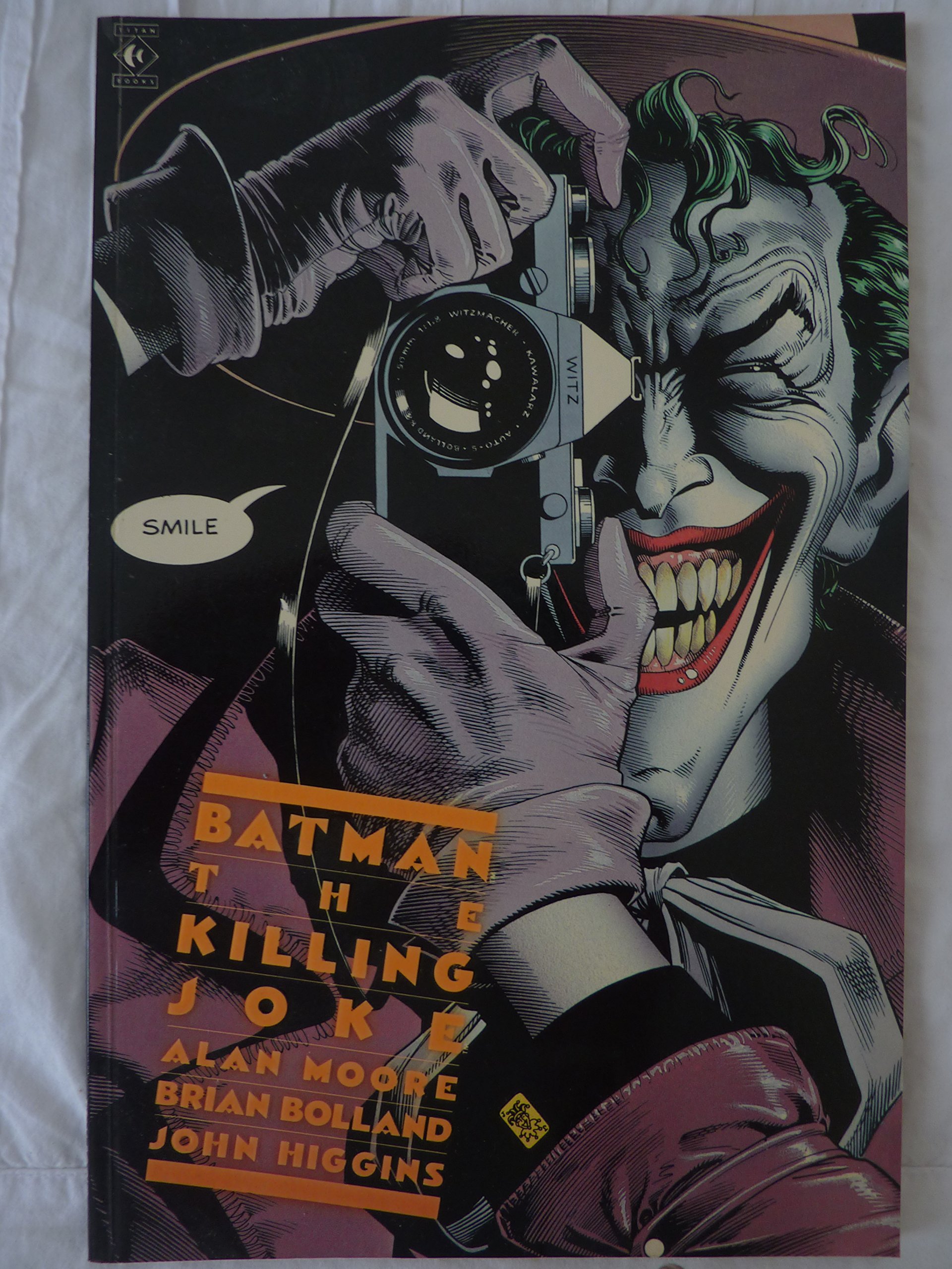 Killing Joke Batman Alan Moore Amazon Com Books