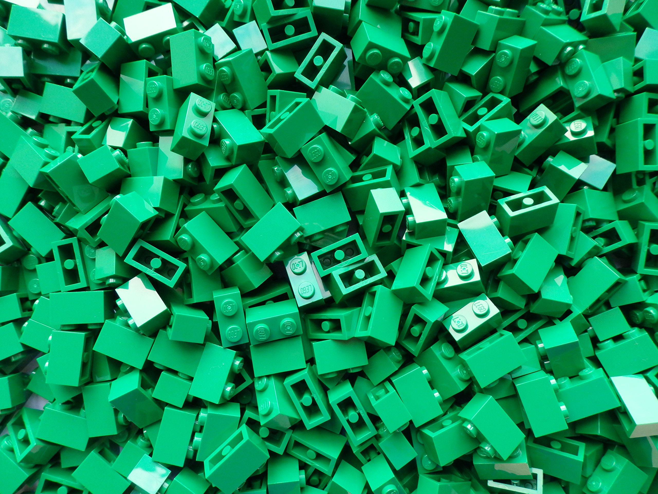 LEGO Bricks: Green 1x2. Part 3004 (X 100)