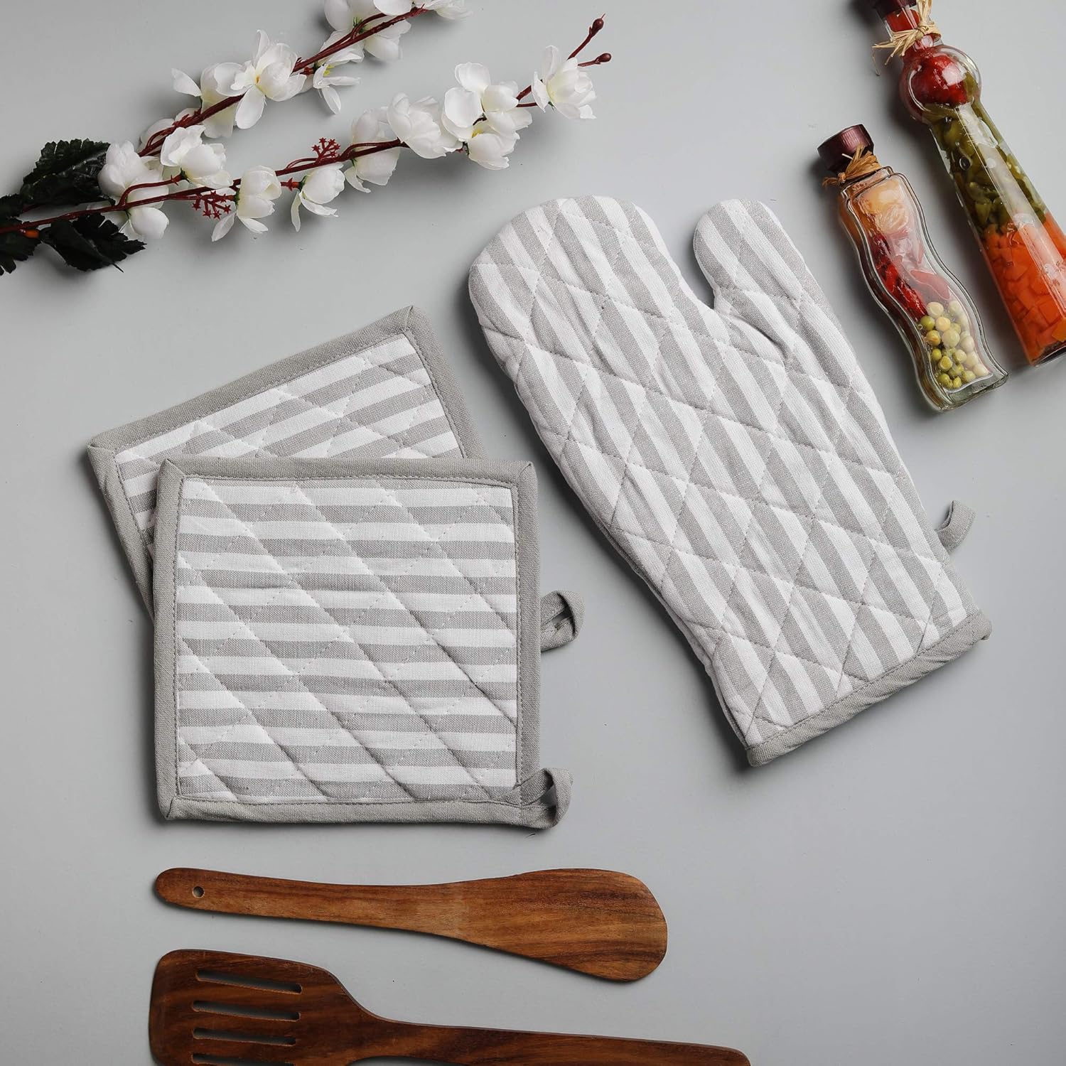 Cotton Oven Mitten and Pot Holders, 3 Piece Set, Green & White Stripe For Everyday Use